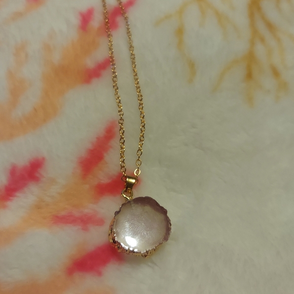 Pink Quartz gold tone Necklace 🎀 - Picture 3 of 6